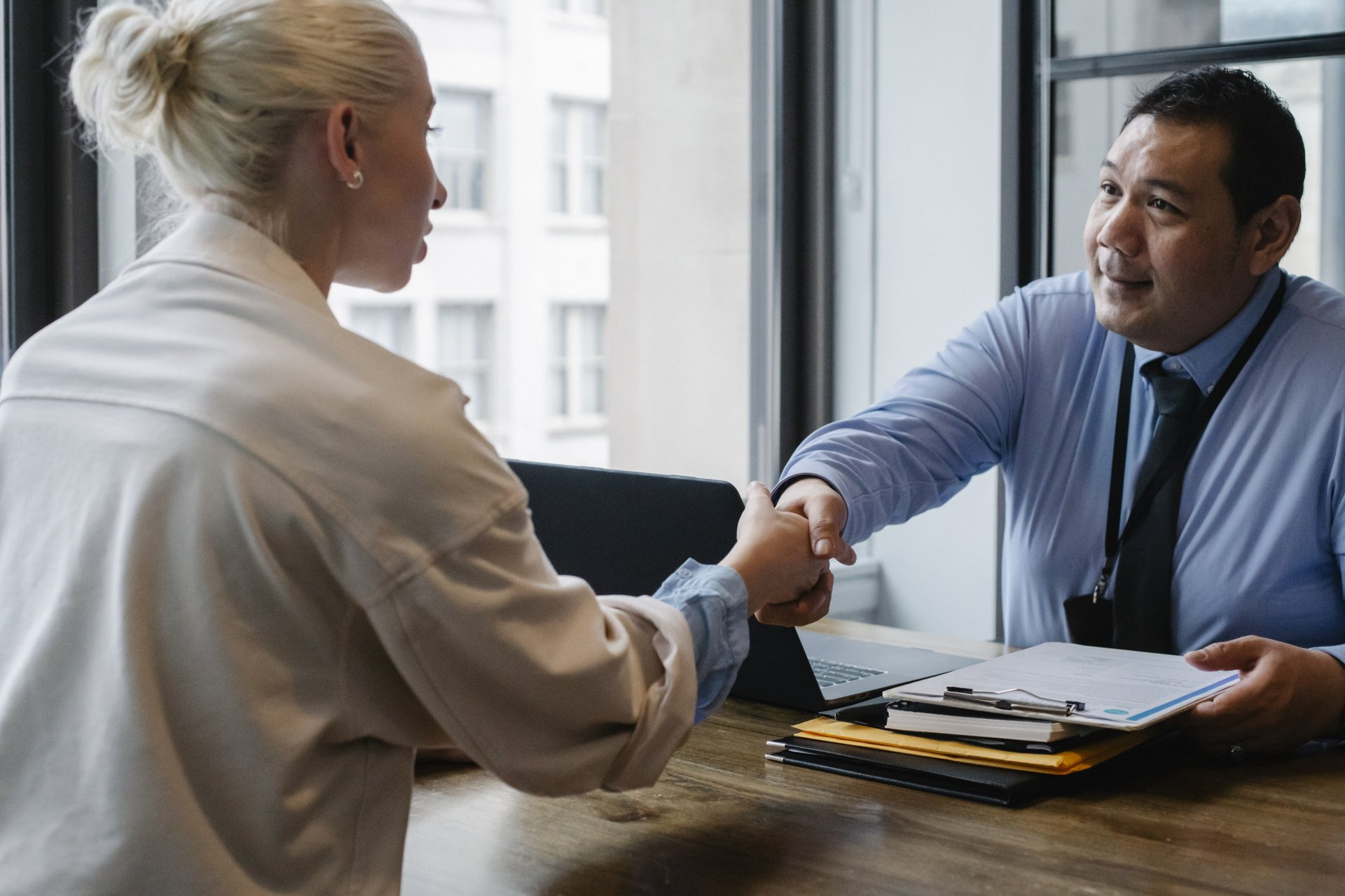 Landing your first APAC hire: country manager or account executive first?